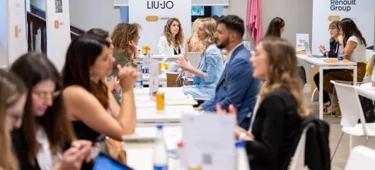 rome business school students at career fair on campus