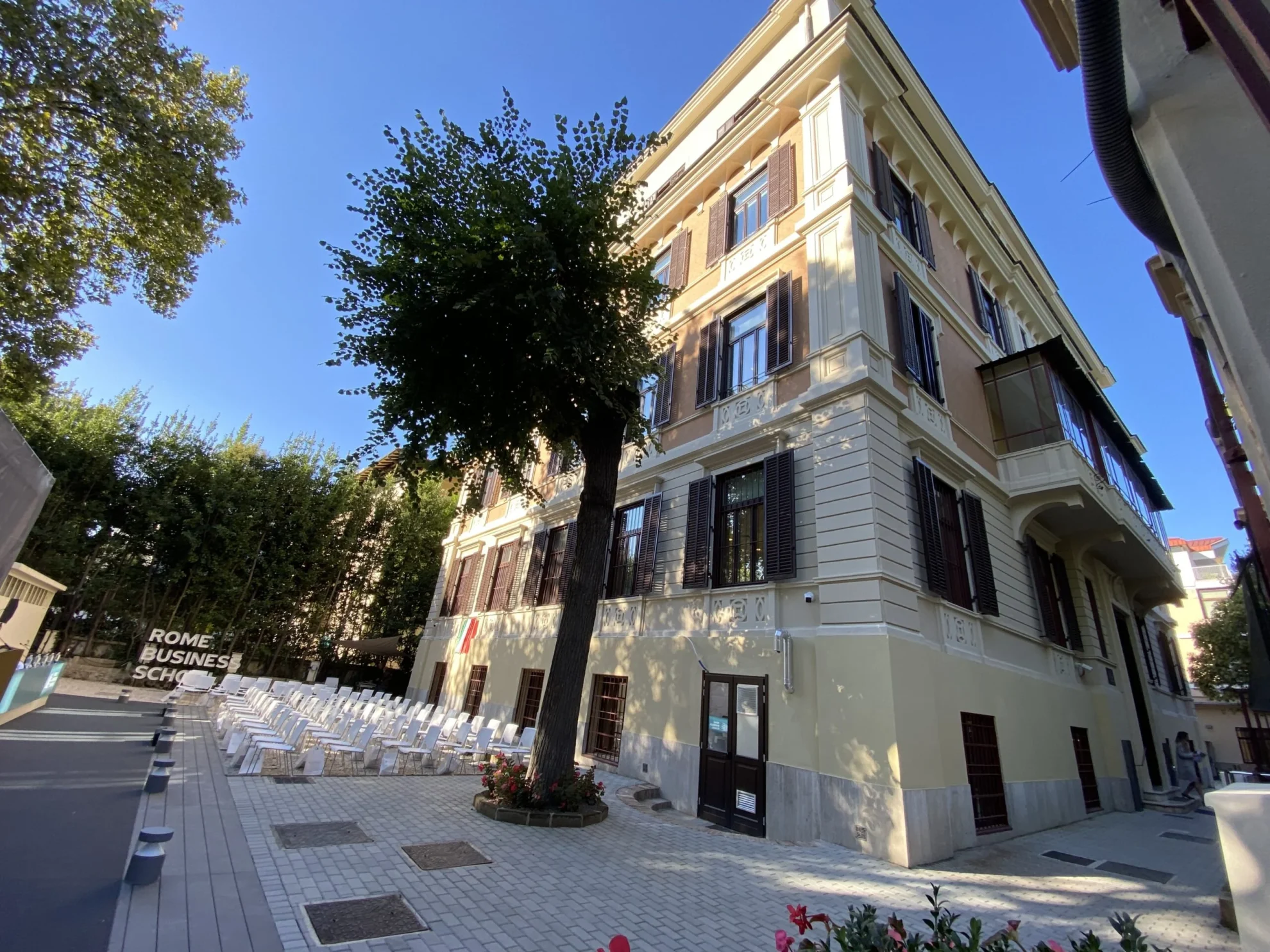 Rome Business School Campus Exterior